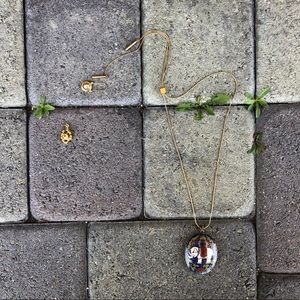 Vintage. Lapis Oval Elephant Pendant, Gold Necklace